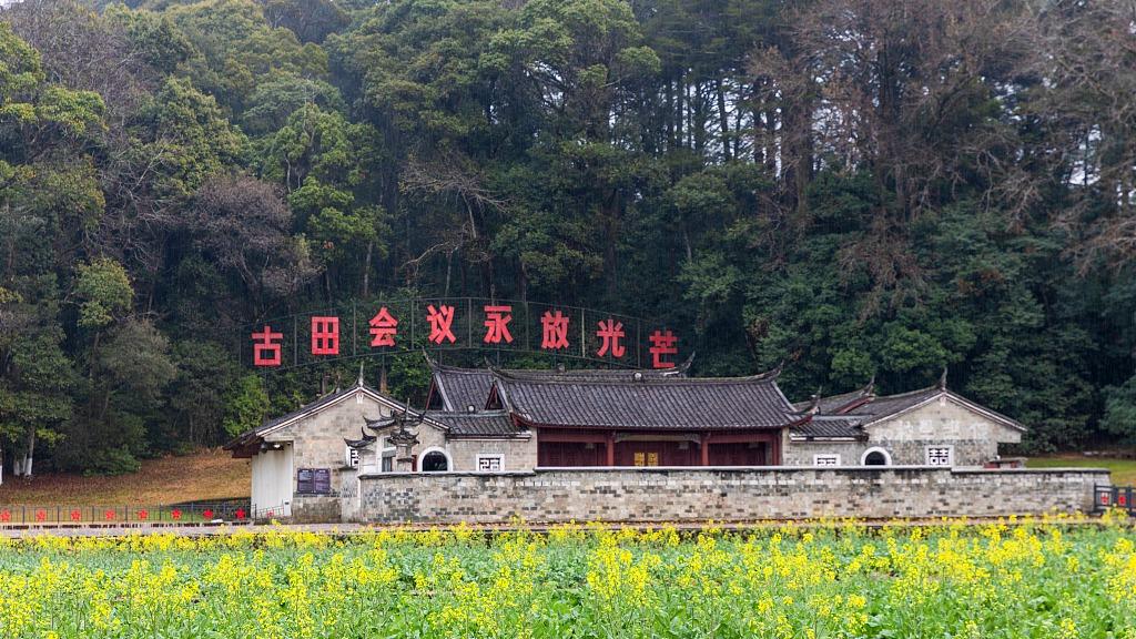 云南保山端午“赶花街”:花香药香 氤氲满城