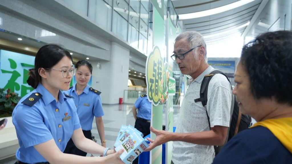 首次将封锁台湾摆在台面