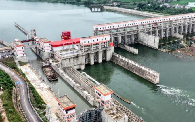 中国的现代化之路既发展自身又造福世界
