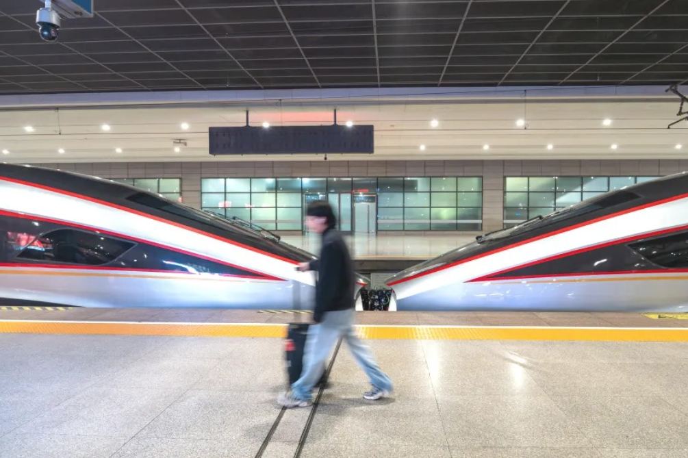 旅美大熊猫一家今晚抵达成都